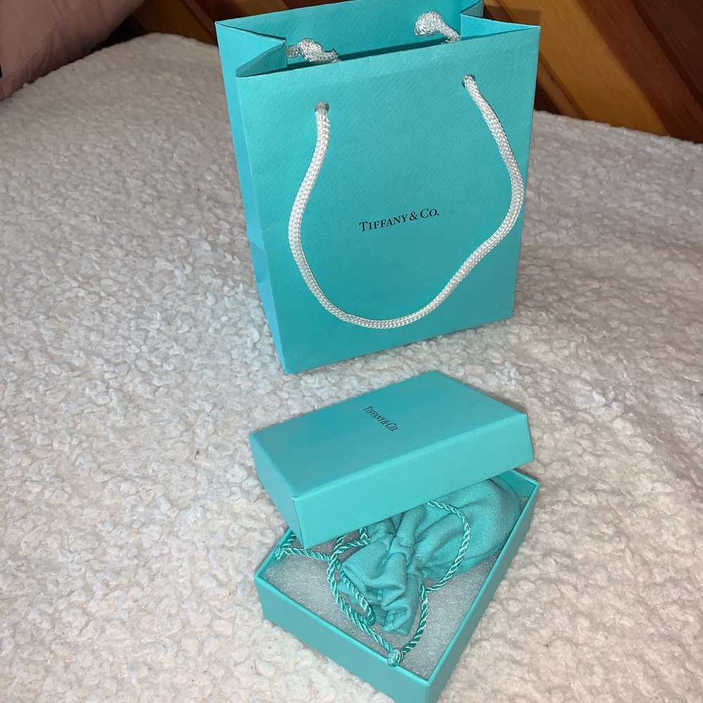 BRAND NEW Tiffany Heart Tag Charm Bracelet